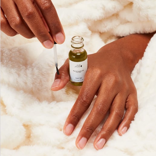 NAIL OIL